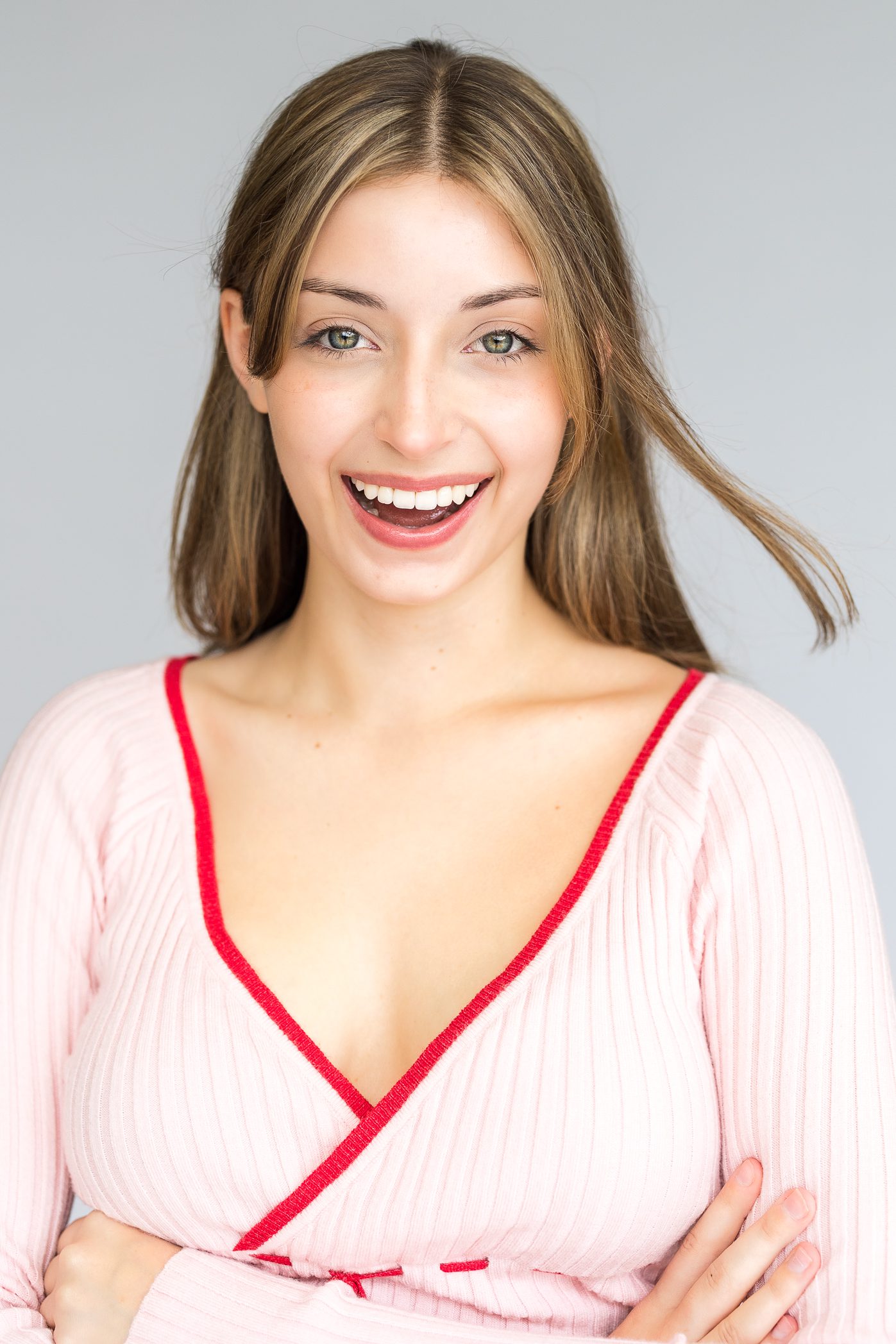 Sarasota actor headshot, candid laughing portrait in natural light
